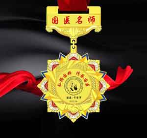 央媒头条新闻持别报道 弘扬中医文化  聚焦名医荟萃 《名医之路记录片》于清军医师